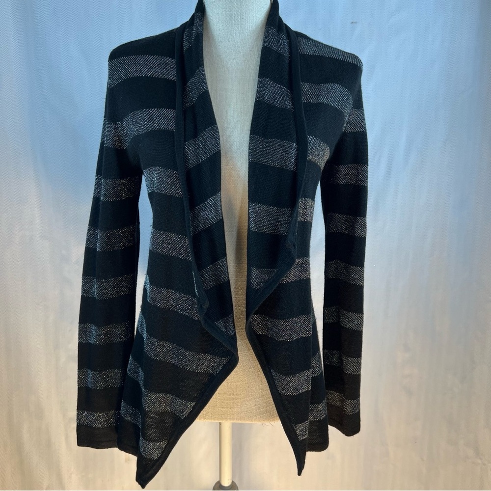 White House Black Market Cardigan Black & Metallic Silver Collared Sweater XS👍